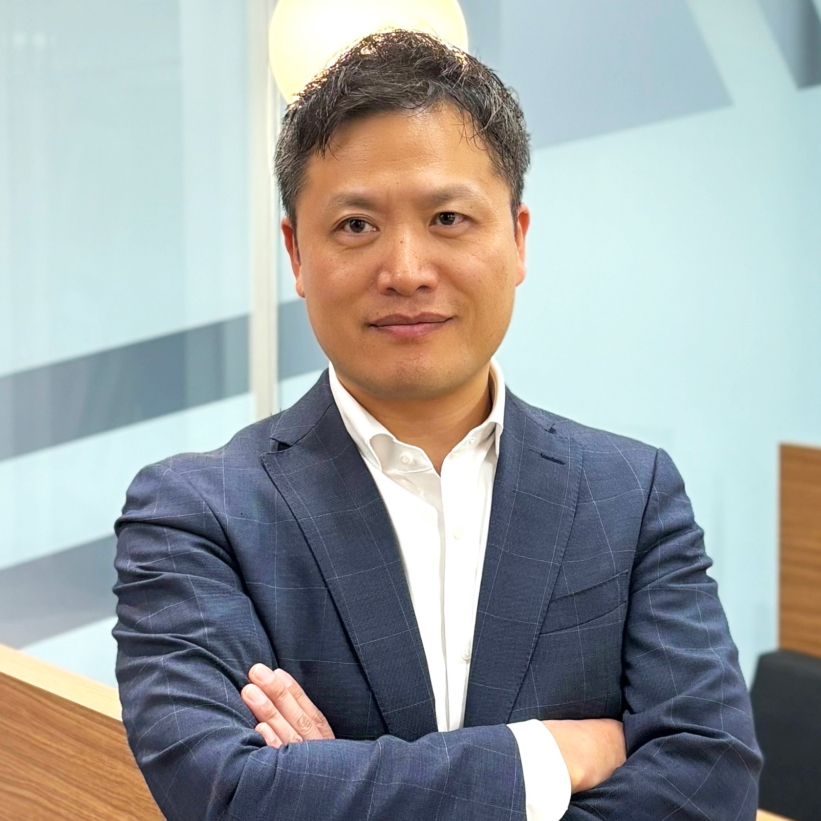 小林毅さん_ポートレート素材01